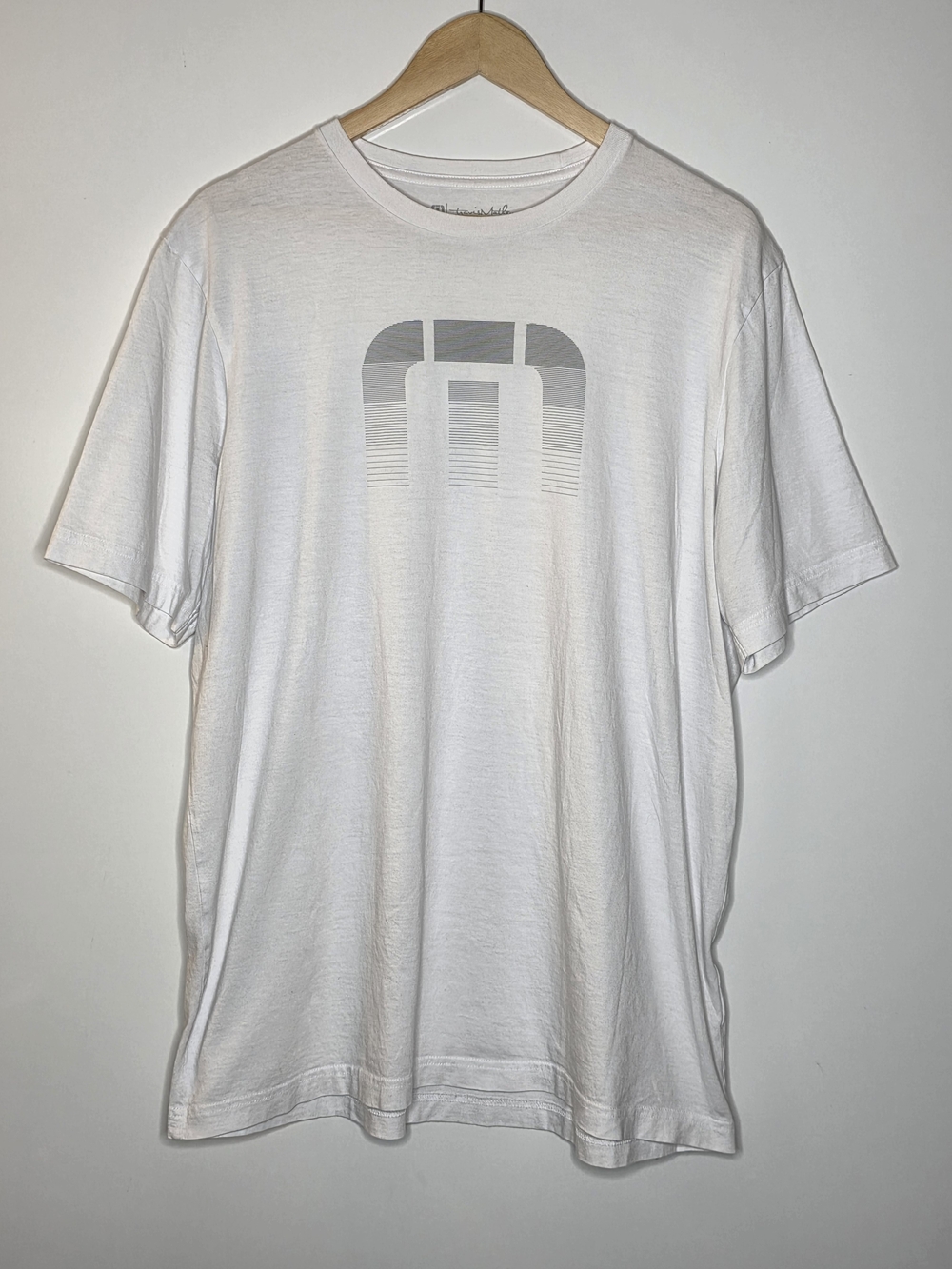 Travis Mathew White Graphic Crew Neck T-Shirt - Casual Everyday Tee Size XL